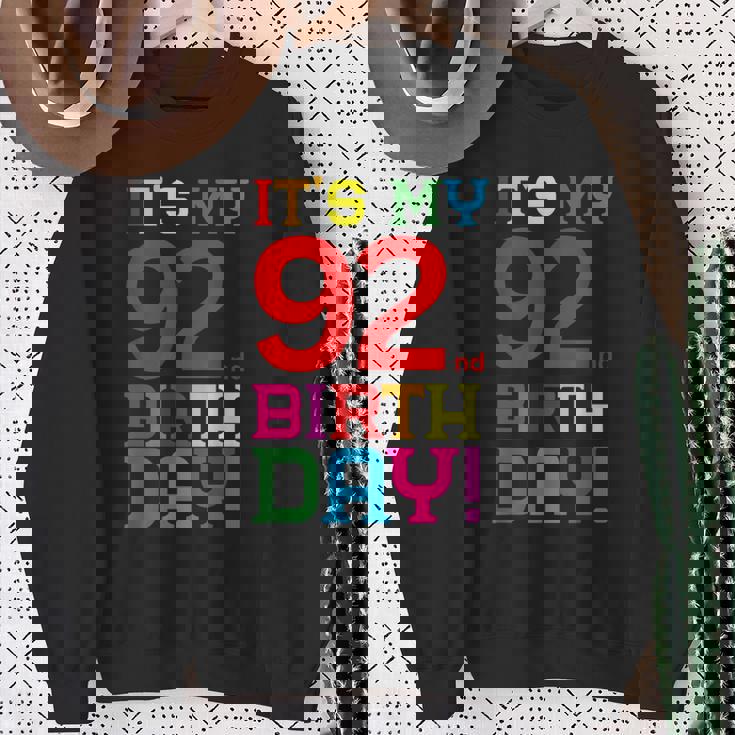 92歳 カラフル Happy Birthday Its My 92Th Birthday スウェットシャツ 年配の女性への贈り物