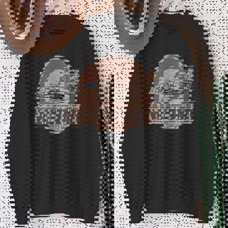 A-4 スカイホーク・アドバーサリー スウェットシャツ 年配の女性への贈り物