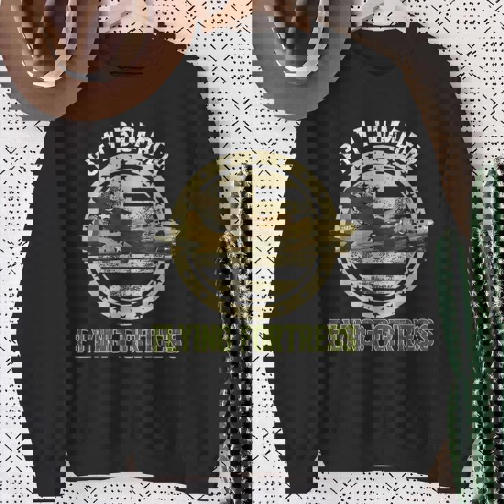 B-17 空飛ぶ要塞爆撃機 第二次世界大戦 飛行機 スウェットシャツ 年配の女性への贈り物