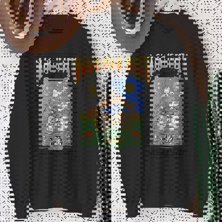 Bicycle Day アルバート・ホフマン Lsd サイケデリック実験 スウェットシャツ 年配の女性への贈り物