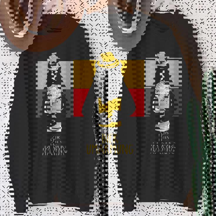 Bier Hug 面白いオクトーバーフェストデザイン ビールベア ドイツパーティー スウェットシャツ 年配の女性への贈り物