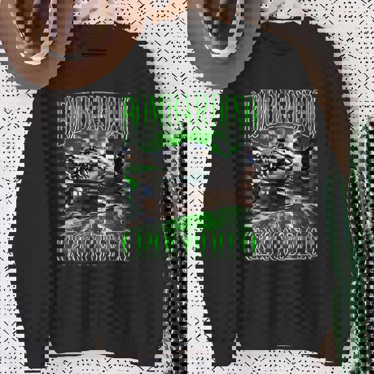 Bombardino Crocodilo イタリアンブレイン 面白い クロコダイル ミーム スウェットシャツ 年配の女性への贈り物