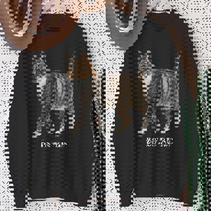 Bossy Paws 猫好き キジトラ白 猫ネタ 猫しもべ ツンデレ 猫飼い 猫オーナー 猫依存症 おもしろ スウェットシャツ 年配の女性への贈り物