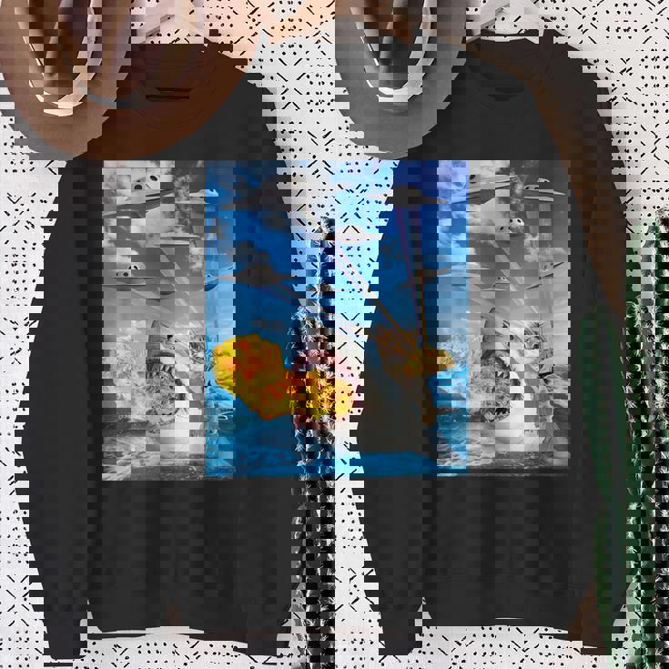 Cat Riding Fire Breathehark レインボー レーザー タコス スウェットシャツ 年配の女性への贈り物