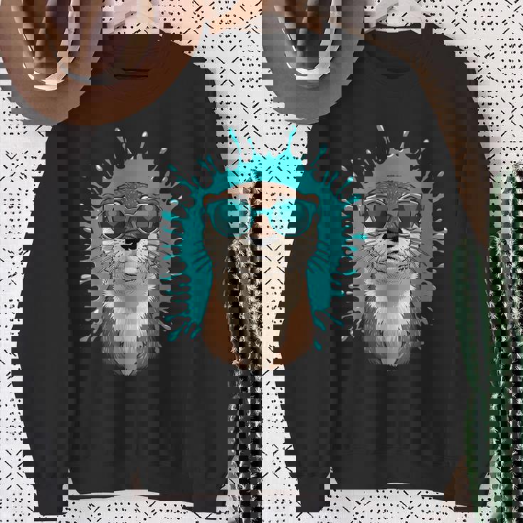 Chill Otteribes 面白いカワウソサングラスデザイン スウェットシャツ 年配の女性への贈り物