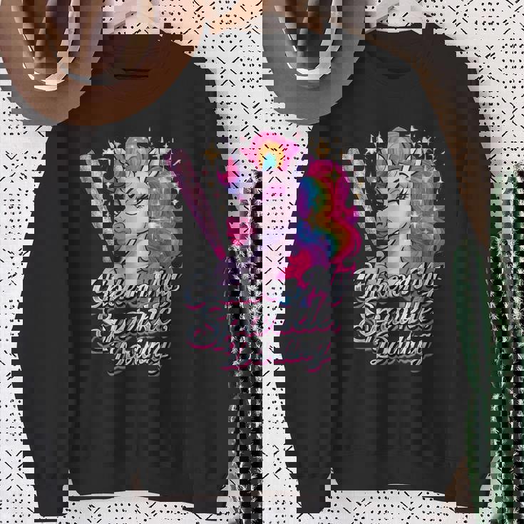 Choke On My Radiance 面白いユニコーンレインボーアティチュード スウェットシャツ 年配の女性への贈り物