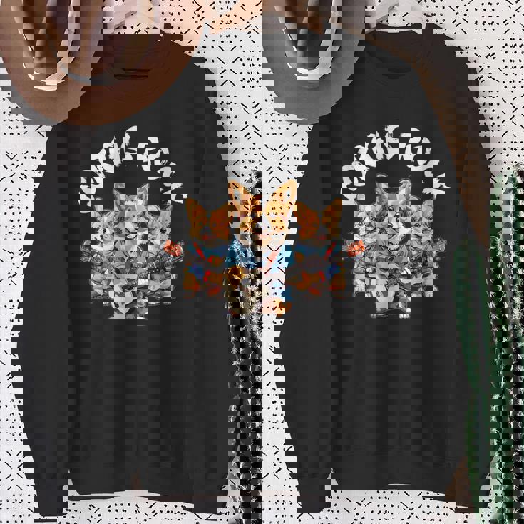 Corgis Rock かわいいコーギー犬トリオ ロックアウト ギターを弾く スウェットシャツ 年配の女性への贈り物