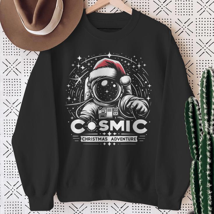 Cosmic Christmas Adventure ヴィンテージ宇宙飛行士サンタスペース スウェットシャツ 年配の女性への贈り物