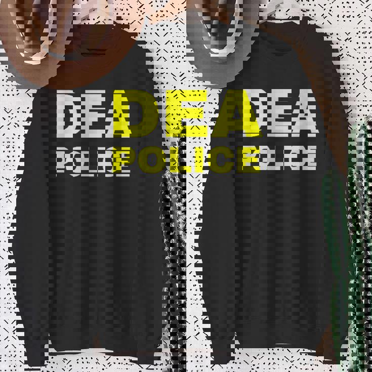 Dea Police Drug Enforcement Administration フロントとバック スウェットシャツ 年配の女性への贈り物