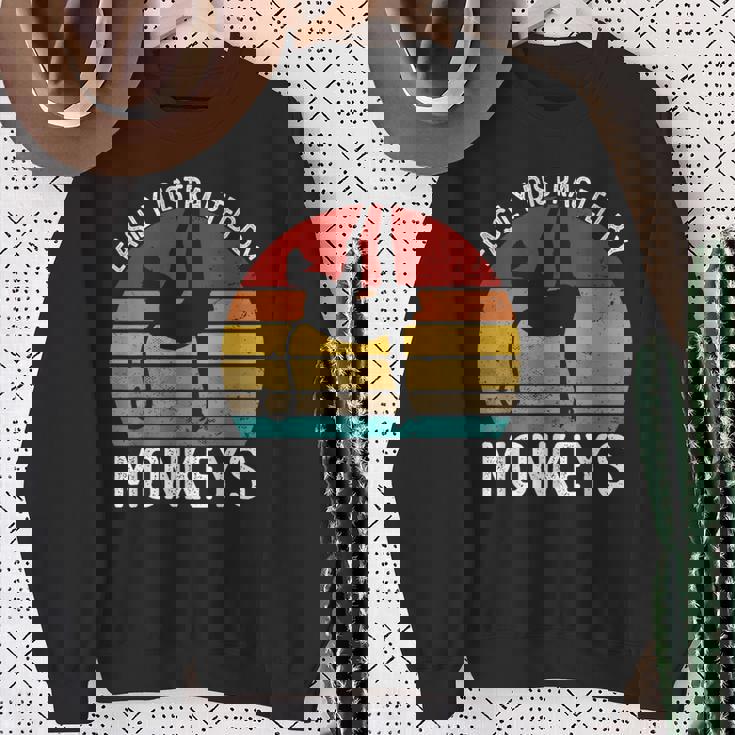 Easy Distracted By Monkeys シャツ ビンテージモンキー スウェットシャツ 年配の女性への贈り物