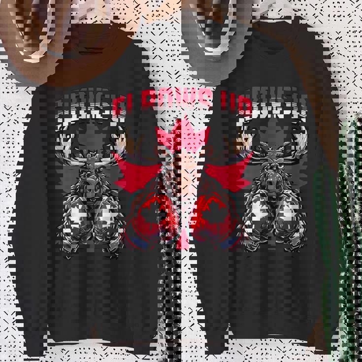 Elbows Up Canada ボクシング ムース メープルリーフ カナダの誇り スウェットシャツ 年配の女性への贈り物