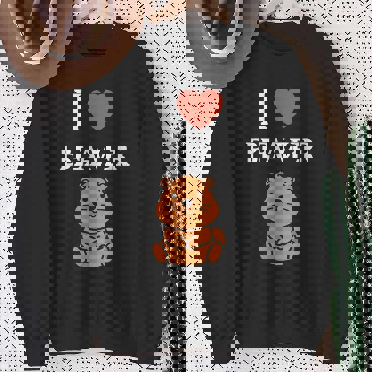 Baby Beavers Minimalist Cute I Love Beaver スウェットシャツ 年配の女性への贈り物