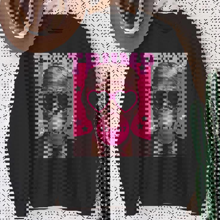 Trump 2024 メガネ&バブルガム ピンク スウェットシャツ 年配の女性への贈り物