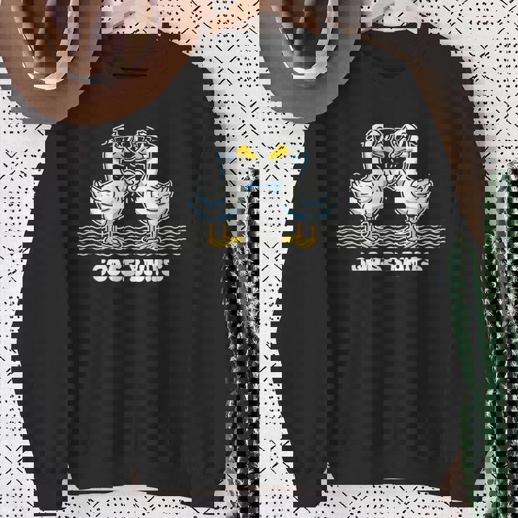 Goose Bumps ユーモラスなことわざ ガチョウの愚かな拳バンプ しゃれ スウェットシャツ 年配の女性への贈り物