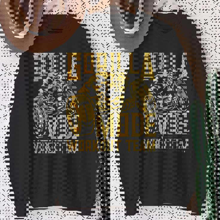 Gorilla Mode ワークアウト チーム ダンベル ビースト ジム フィットネス ゴールド スウェットシャツ 年配の女性への贈り物