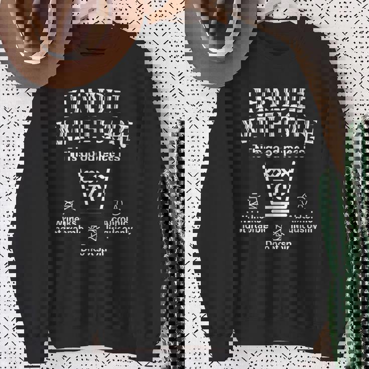 Handle With Care This Good Piece Is 70 70年 70歳の誕生日 スウェットシャツ 年配の女性への贈り物