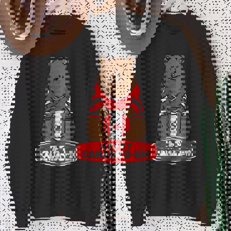 Happy Canada Day 面白いカナダのクマの旗 スウェットシャツ 年配の女性への贈り物