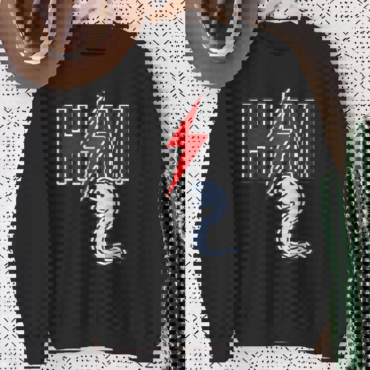 H／M ヘビーメタル《蛇 へび》巳年【どうぶつフレンズ】干支 十二支 2025 ゆるくて かわいい 動物 イラスト 面白 スウェットシャツ 年配の女性への贈り物