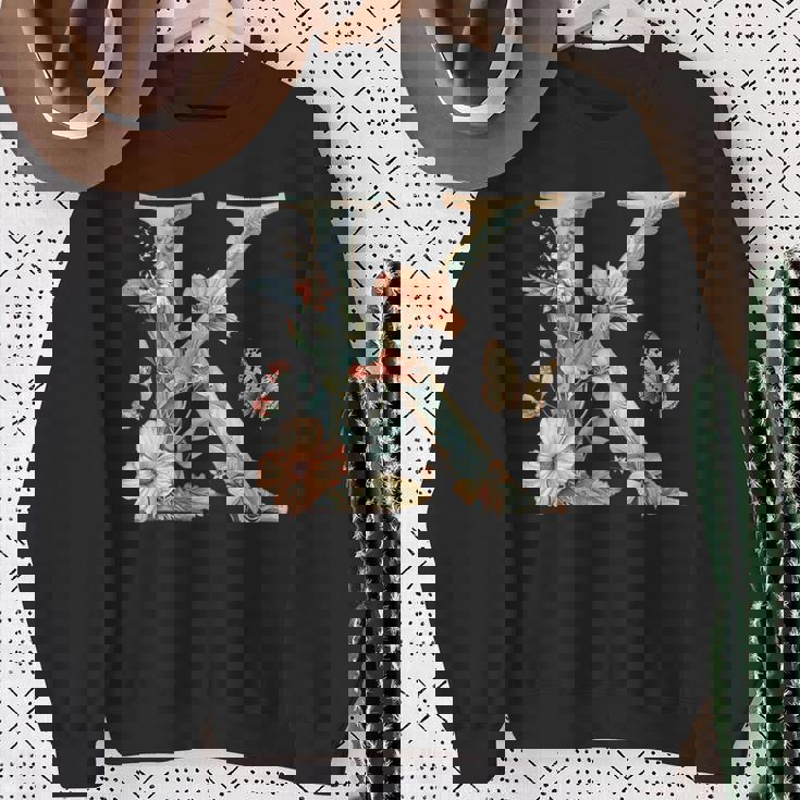 Idée-Cadeau Personnalisé Lettre K En Fleurs Et Papillons Sweater e Cadeaux pour les femmes âgées