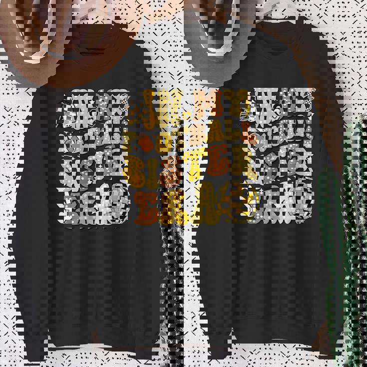 In My Footballister Era アメリカンフットボールヘルメットゲームデー スウェットシャツ 年配の女性への贈り物