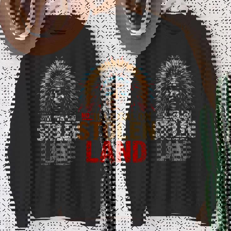 Indigenous Pride – Honoring Native History スウェットシャツ 年配の女性への贈り物