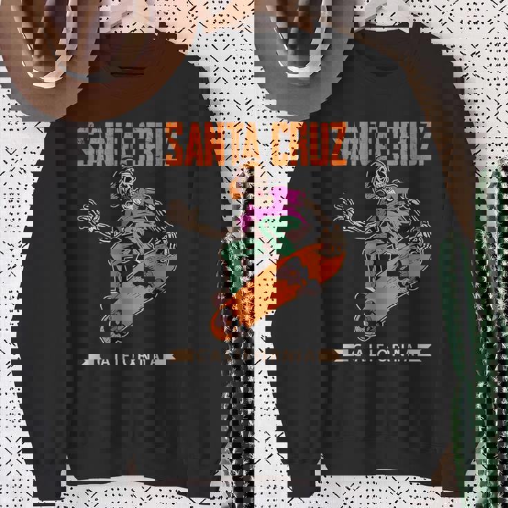 Laid Back スケルトン スケートボーダー サンタクルーズ スウェットシャツ 年配の女性への贈り物