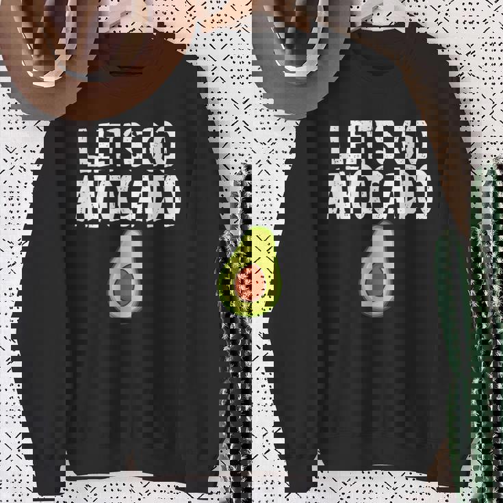 Let's Go アボカドユーモアジョーク ユニセックス アボカド中毒者 スウェットシャツ 年配の女性への贈り物