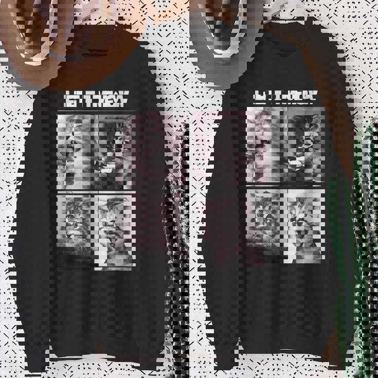 Let It Meow 面白い猫子猫の歌うギフト スウェットシャツ 年配の女性への贈り物