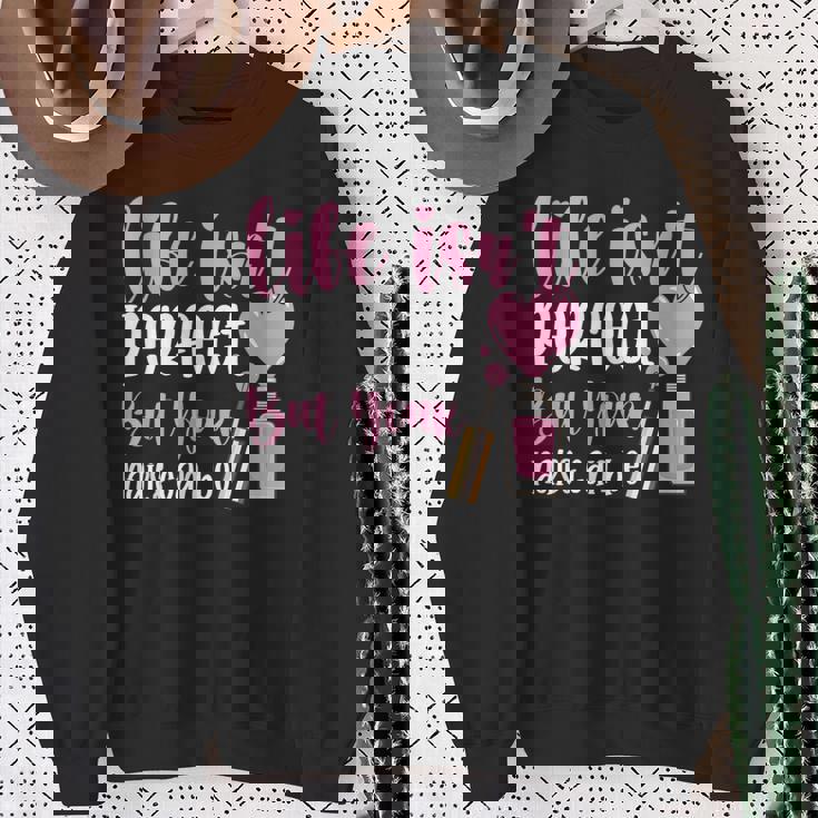 Life Isn't Perfect But You Nails Can Be Manicurist ネイルテック スウェットシャツ 年配の女性への贈り物