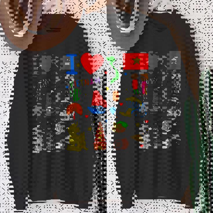 I Loveietnam手描き ベトナムのランドマーク、旗、地図 スウェットシャツ 年配の女性への贈り物