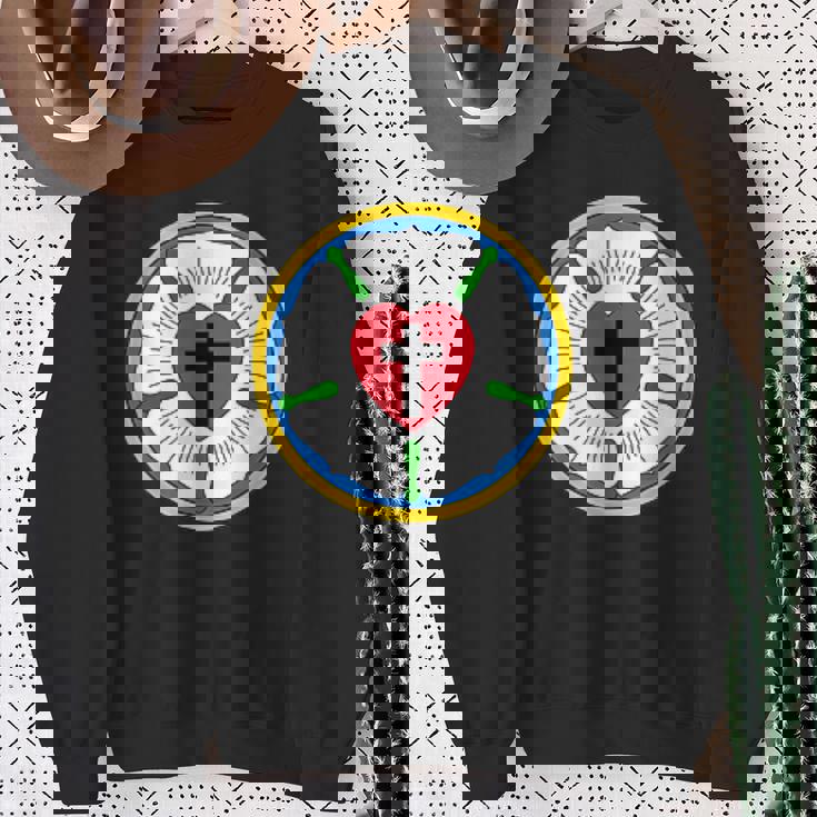 Lutheran Church Luther Roseeal ロゴ エンブレム スウェットシャツ 年配の女性への贈り物