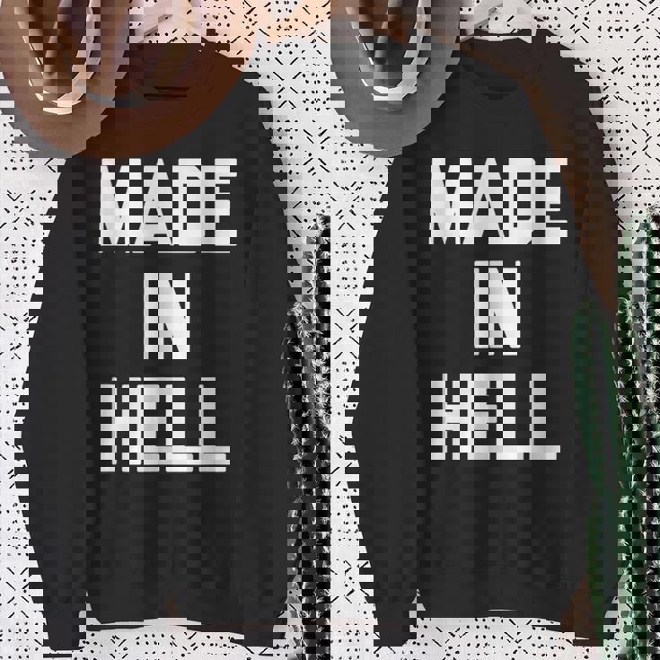 Made In Hell 面白いことわざ皮肉なノベルティ クール スウェットシャツ 年配の女性への贈り物