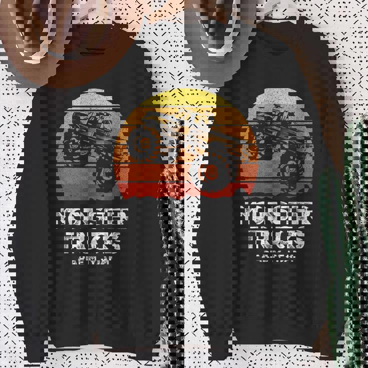 Monster Trucks Are My Jam シャツ モンスタートラック 面白い エンジン スウェットシャツ 年配の女性への贈り物