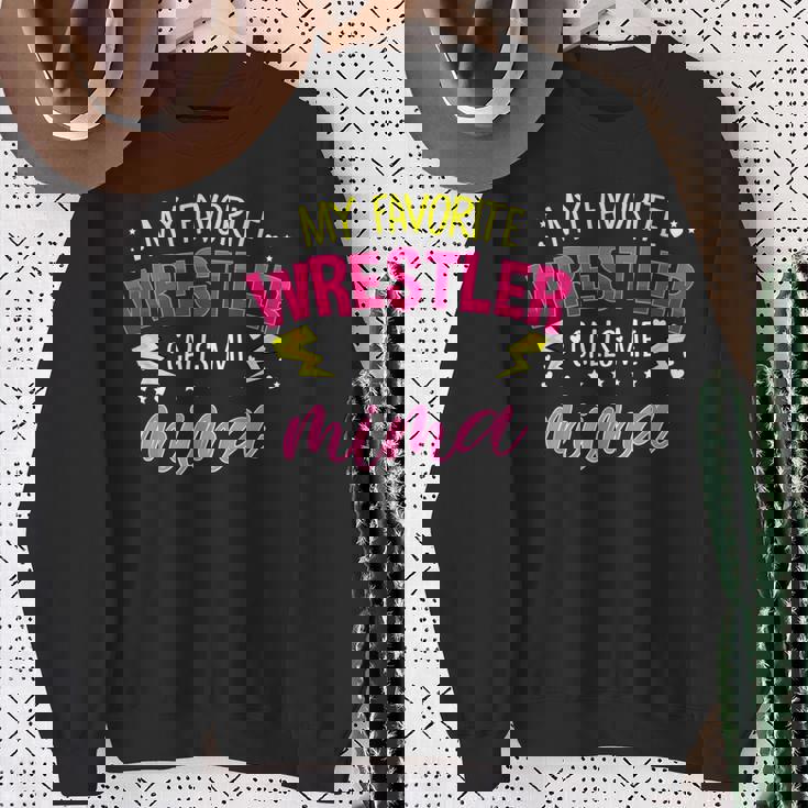 My Favorite Wrestler Calls Me Mima マッチングファミリーパーティー スウェットシャツ 年配の女性への贈り物