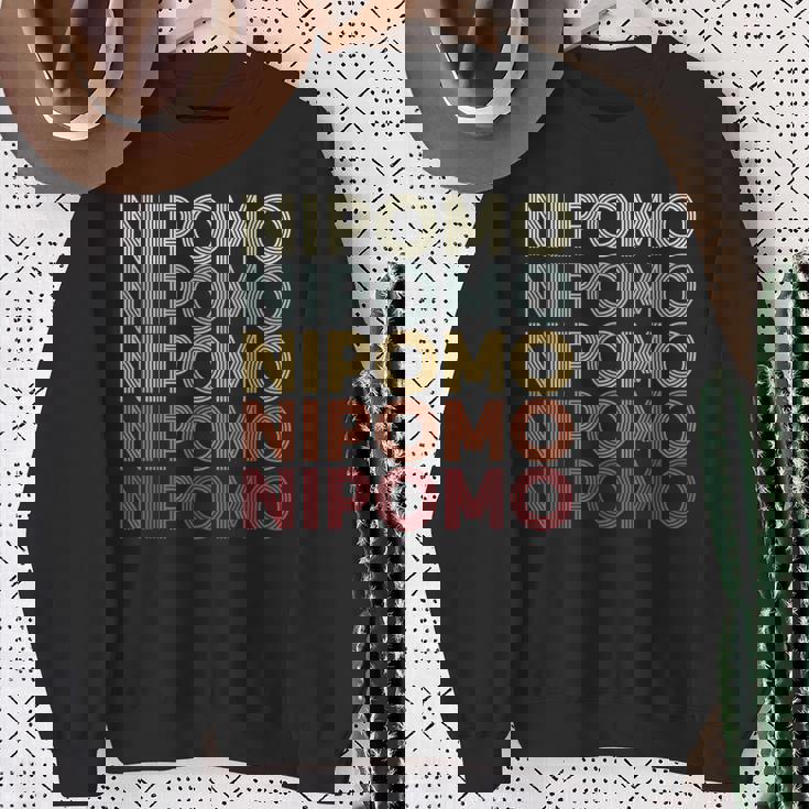 Nipomo California Nipomo Ca Retrointage Text スウェットシャツ 年配の女性への贈り物
