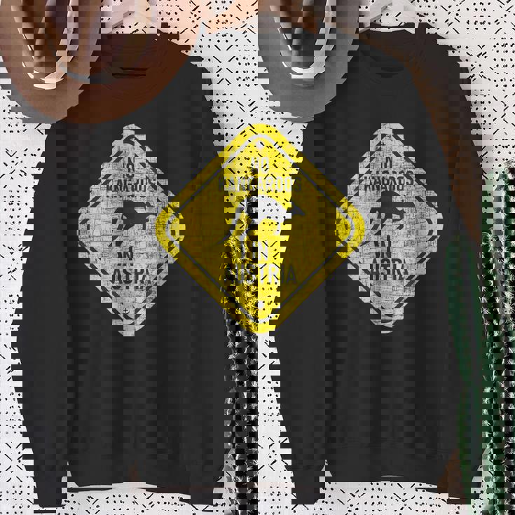 No Kangaroos In Austria 動物飼育係 野生動物 愛好家 スウェットシャツ 年配の女性への贈り物