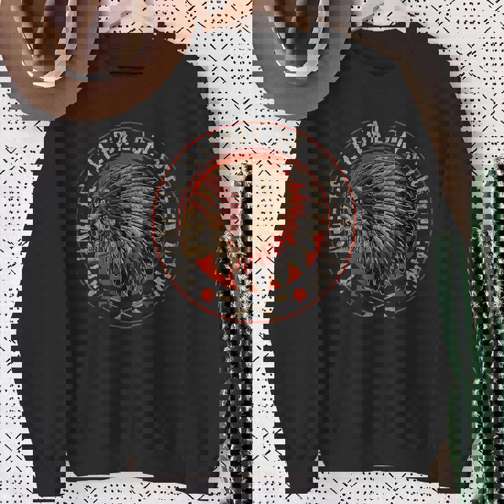 No One Is Illegal Ontolen Land 先住民移民 スウェットシャツ 年配の女性への贈り物