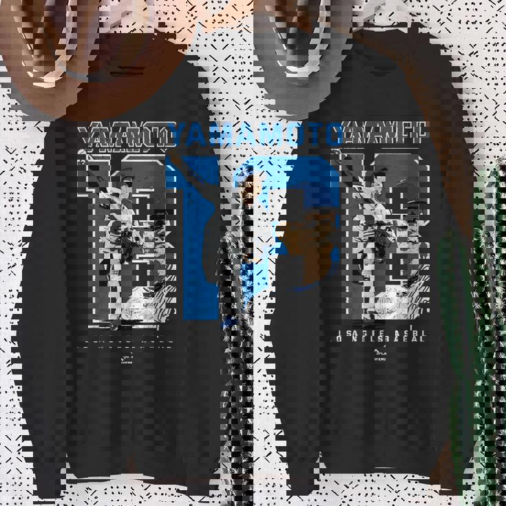 Number And Portrait Yoshinobu Yamamoto Los Angeles Mlbpa スウェットシャツ 年配の女性への贈り物