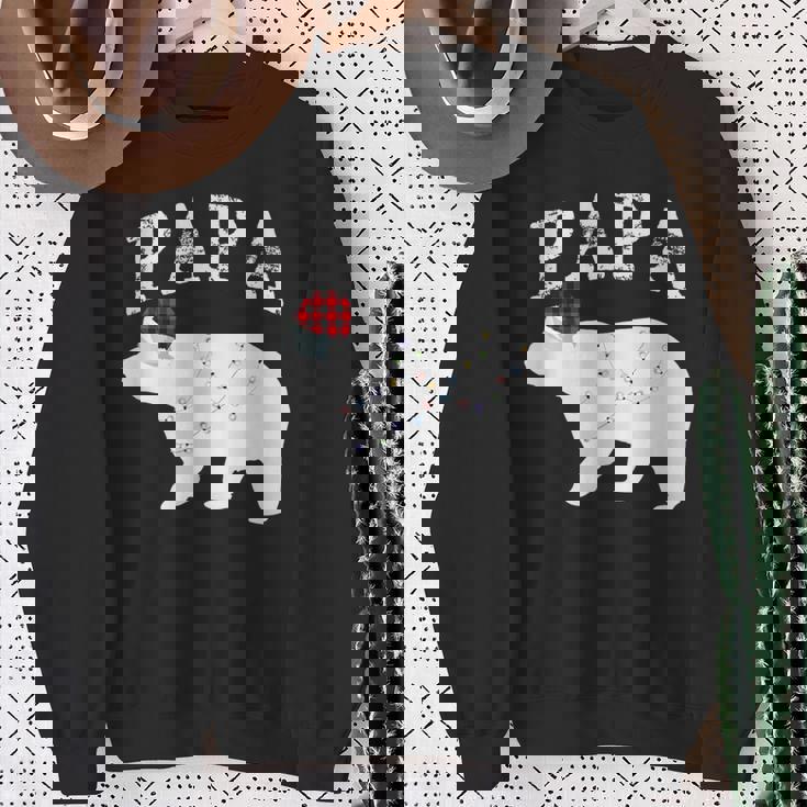 Papa Bear Xmas Buffalo Plaid Lights Matching Family Pajama スウェットシャツ 年配の女性への贈り物
