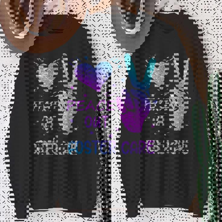 Peace Out フォスターケア 養子縁組 ごっちゃの日 2023 スウェットシャツ 年配の女性への贈り物