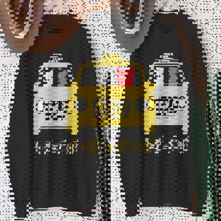 Penredpen タクシーキャット、ラマヌジャンタクシータクシー番号 1729 スウェットシャツ 年配の女性への贈り物