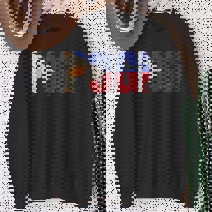 Pogi フィリピンのスラングとフィリピン国旗。 スウェットシャツ 年配の女性への贈り物