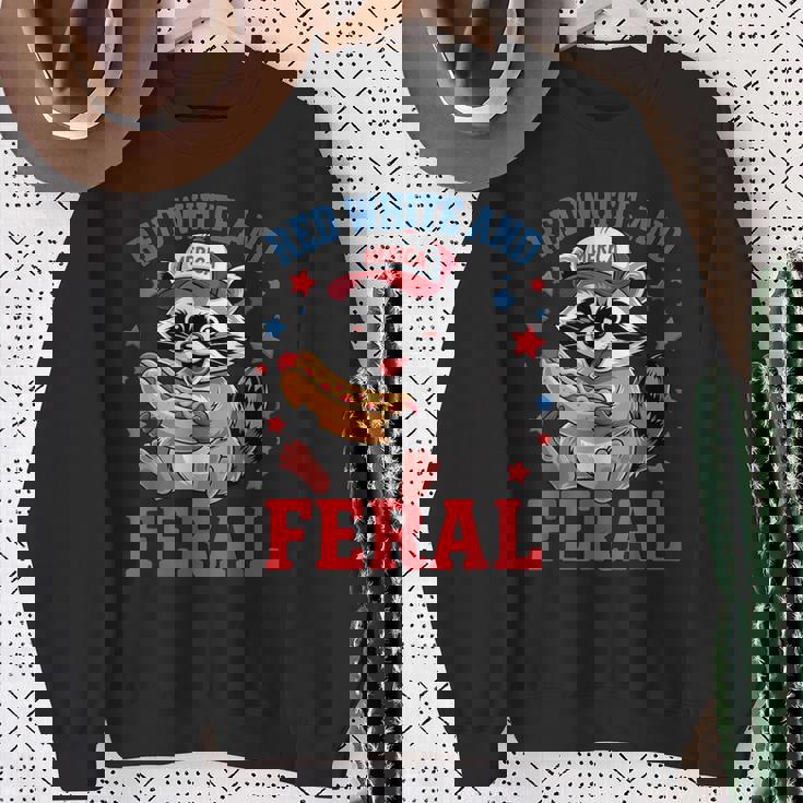 Red And Feral 4Th Of July ユーモア キッズ アメリカ スウェットシャツ 年配の女性への贈り物