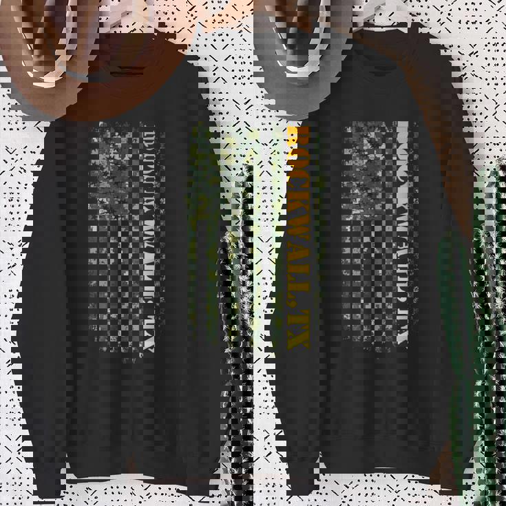 Rockwall Texas Camouflage Usa Flag スウェットシャツ 年配の女性への贈り物