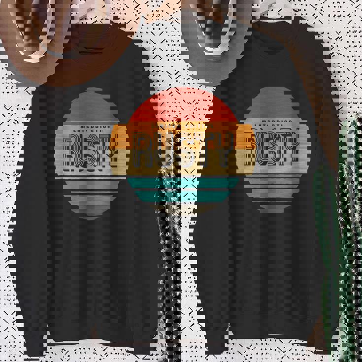 Rusty 名称 レトロ・ヴィンテージ・サンセット 限定版 スウェットシャツ 年配の女性への贈り物