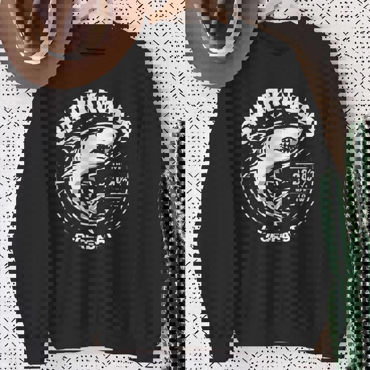 Sharkharknado Forecast ファニーグラフィックtシャツ スウェットシャツ 年配の女性への贈り物