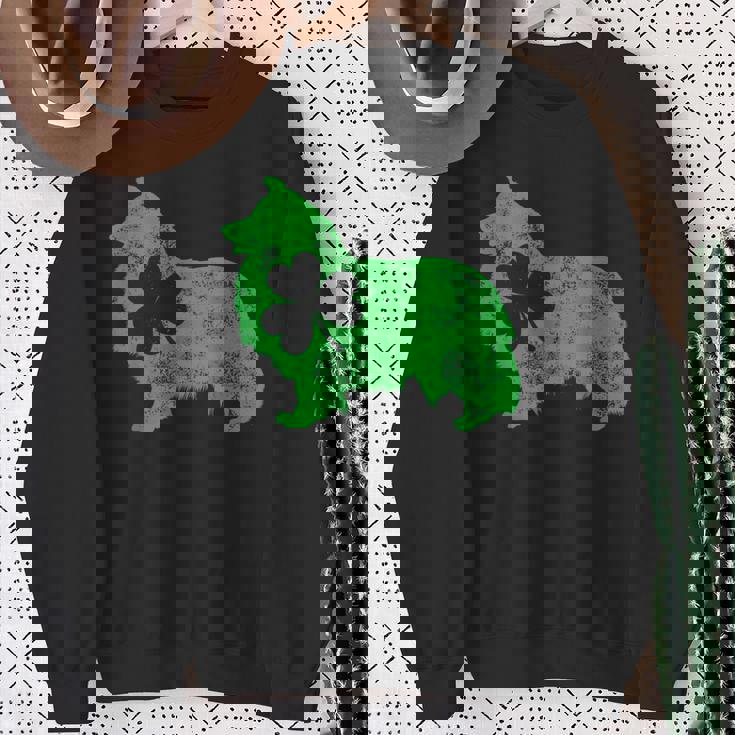 Shetlandheepdog シェルティ セントパトリックデー メンズ シャムロックドッグ スウェットシャツ 年配の女性への贈り物