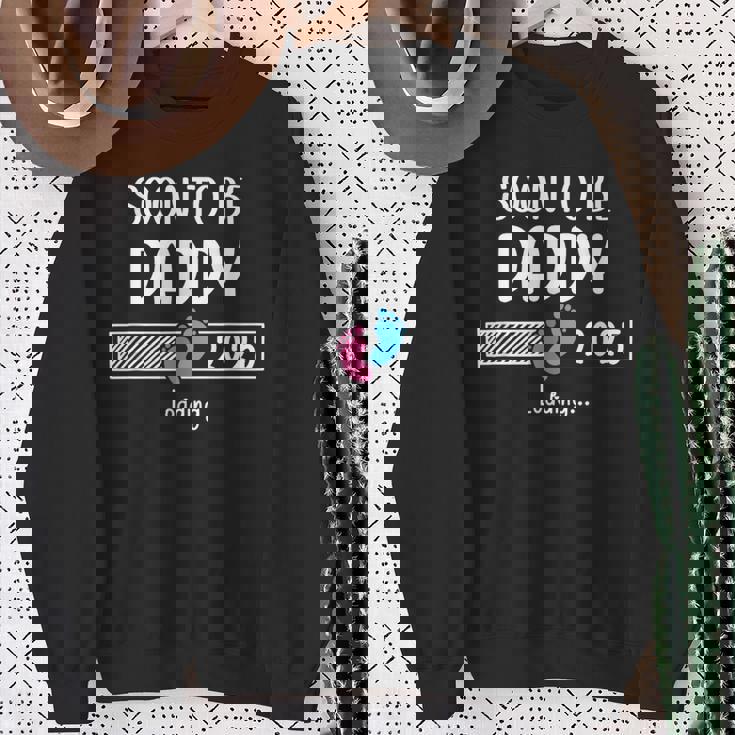 Soon To Be Daddy 2025 Loading Father First Time Dad Est 2025 スウェットシャツ 年配の女性への贈り物