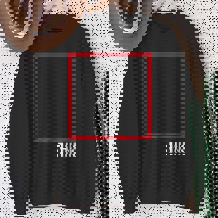 Think Outside The Box 哲学者、本好き、オタクのためのデザイン スウェットシャツ 年配の女性への贈り物