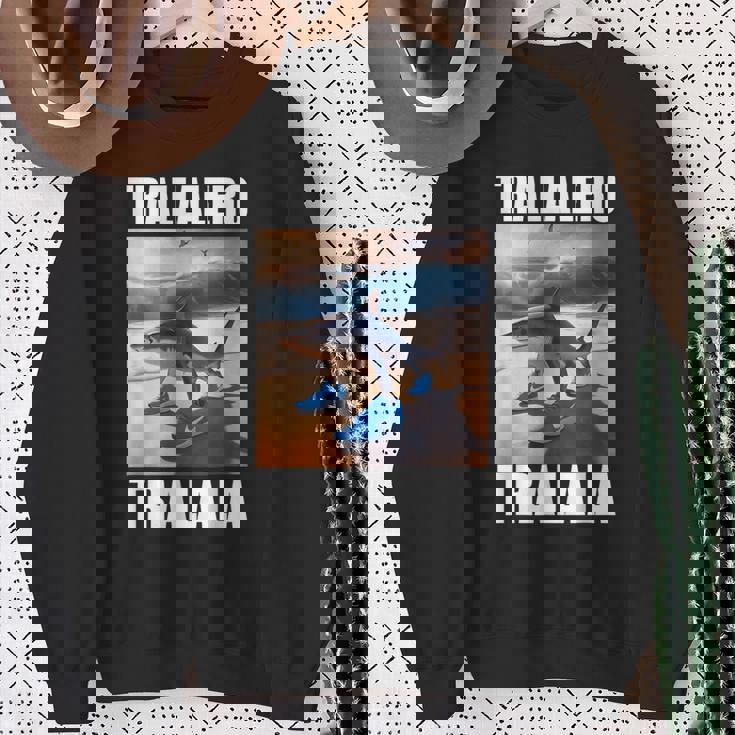 Tralalero Tralala Bootleg Brainrot イタリアン ブレイン ミーム スウェットシャツ 年配の女性への贈り物